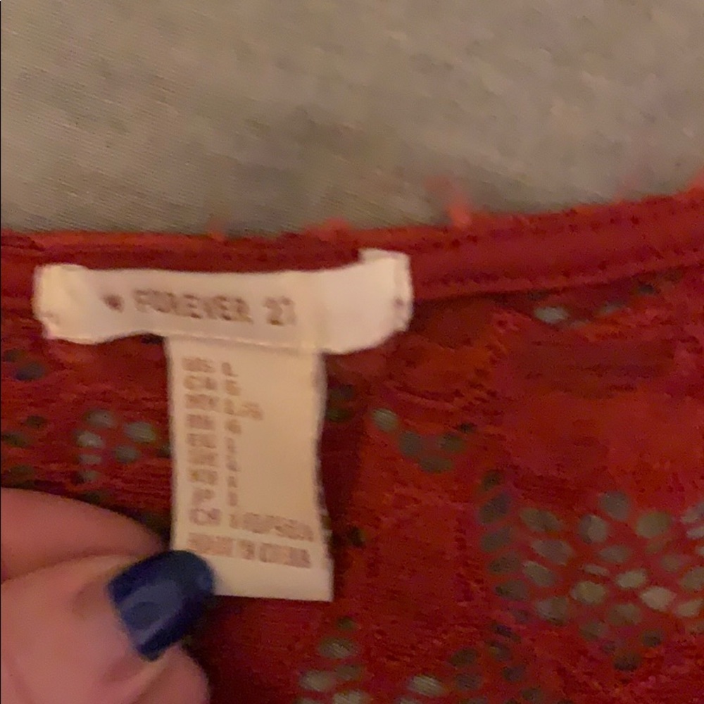Red top - Picture 5 of 5